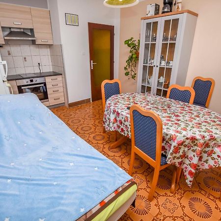 Apartments Luka Рогозница Экстерьер фото